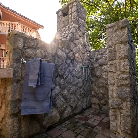 Irini Apartment Njivice