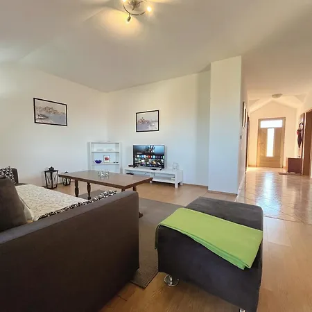 Irini Apartman