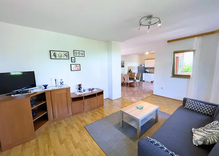 Irini Apartamento Njivice