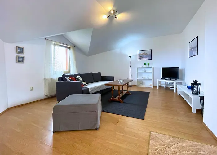 Irini Apartman *